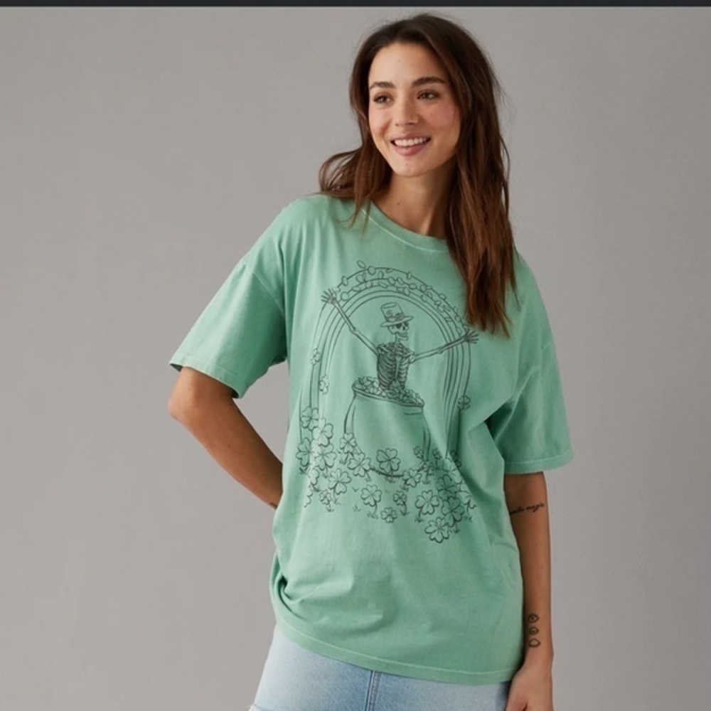 NWT AE St. Pattys Day Green Graphic T-Shirt